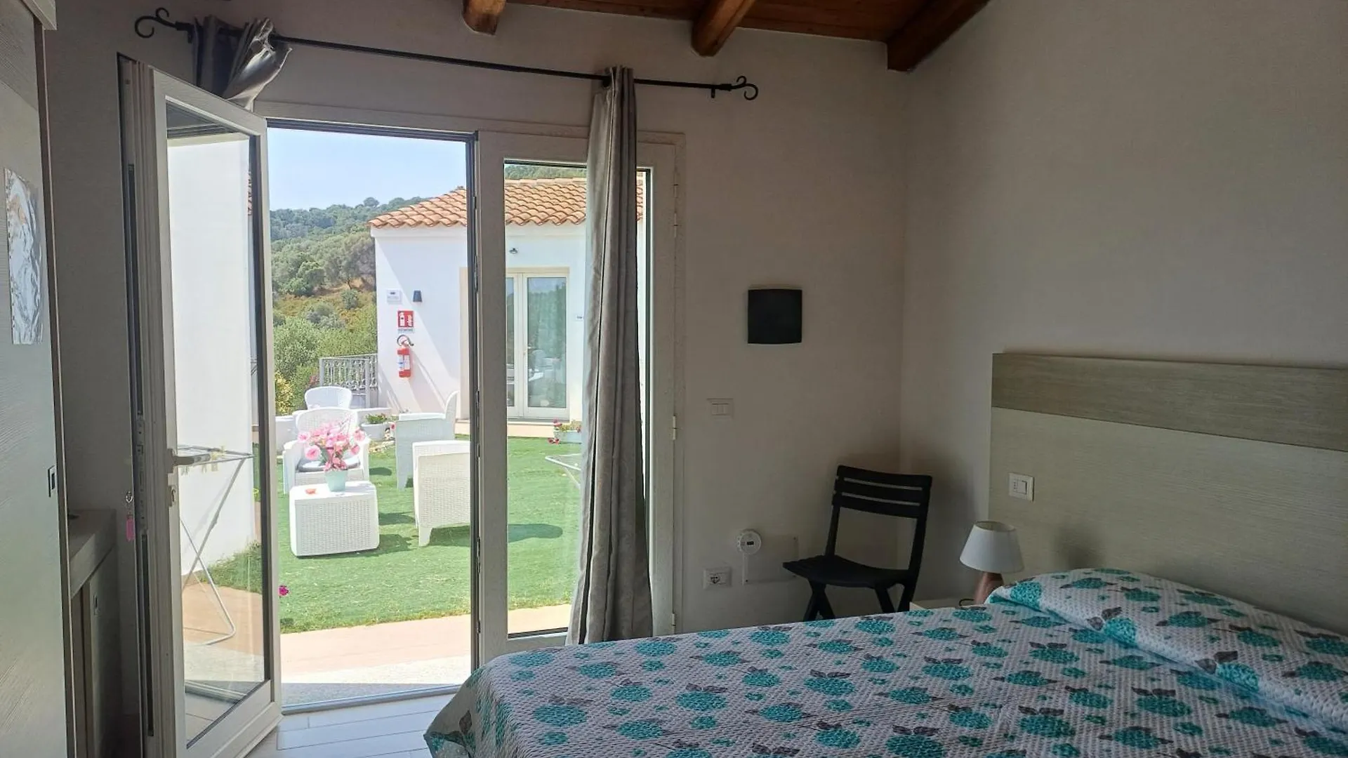 Sole&Sale Bed & Breakfast San Teodoro  İtalya
